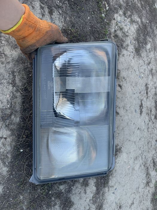 Фара правая w124 дорест