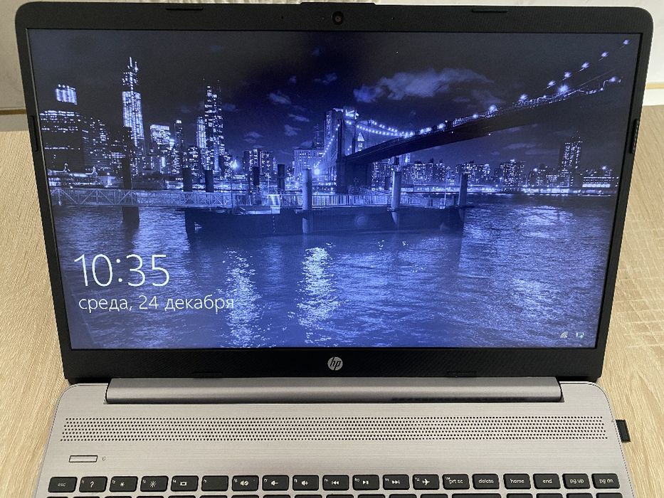 HP CORE i5 256 GB  SSD