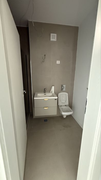 Mrs Gradinile apartament 2 camere - parter  3locuri parcare ideal birouri / firma / societate