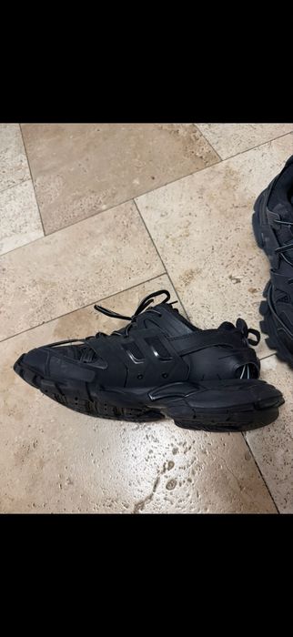 Balenciaga Tracks