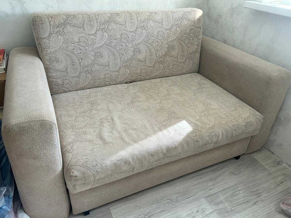 Продам диван,срочно