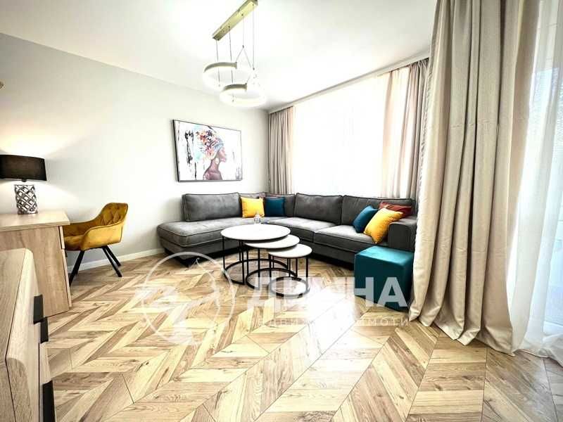 Продава се Тристаен апартамент в Пловдив, Христо Смирненски - 97 кв.м за 2269 €/кв.м - Снимка #2