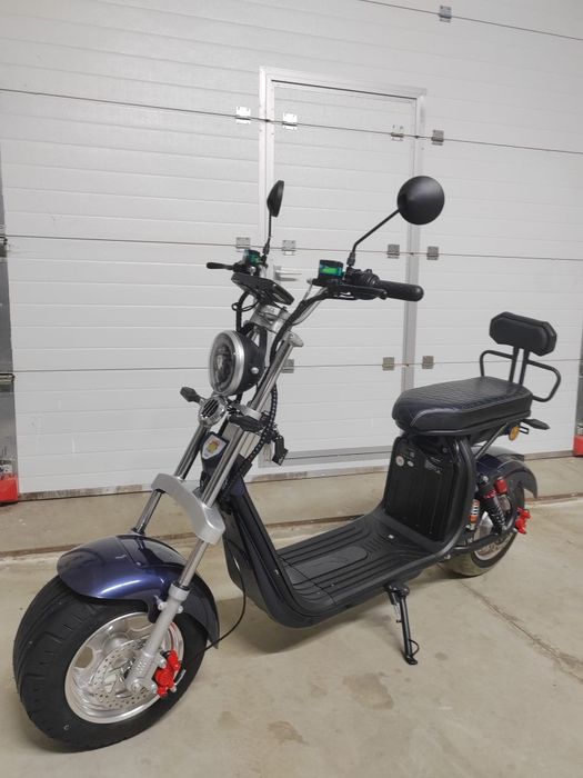 Scuter electric nou cu baterie detașabila