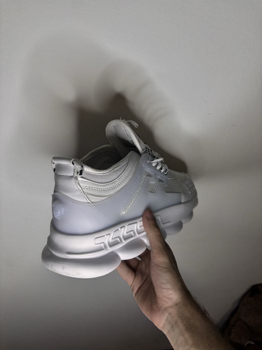 Adidasi Versace Chain Reaction albi