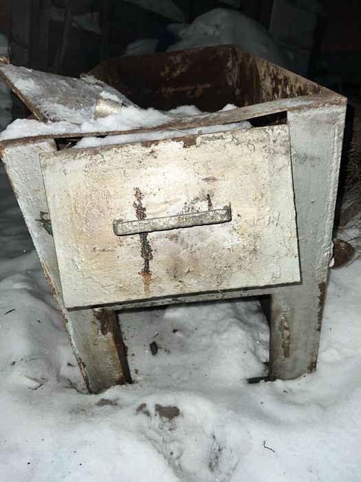 Продам котел и чугуные батарее!