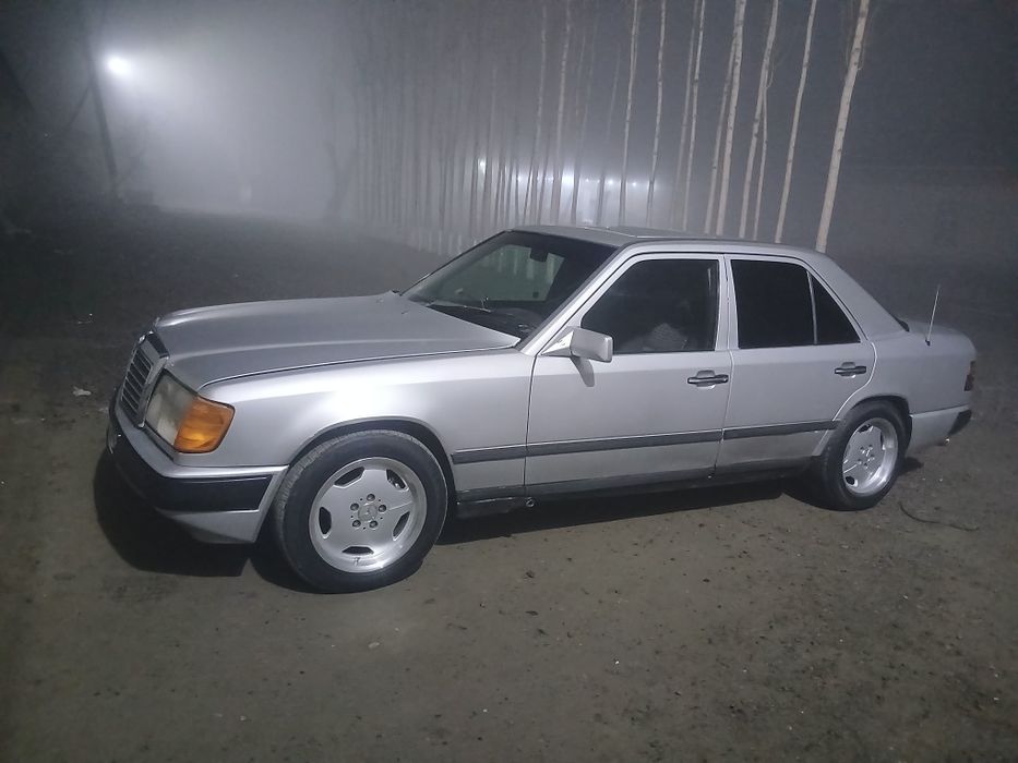 Mersedes bens w124 230