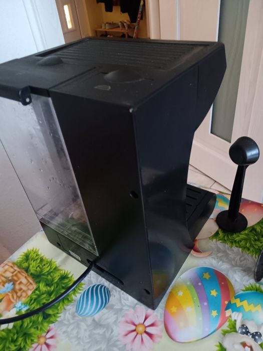 Expresor cafea  pentru 2 cafele in același timp  face laptele spuma in  stare bună,puțin folosit , adus fin Spania,,,cre