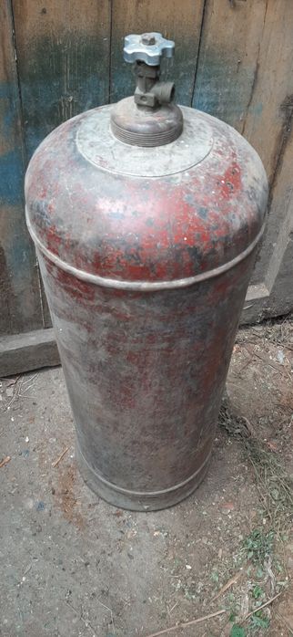 Газовый балон      ..