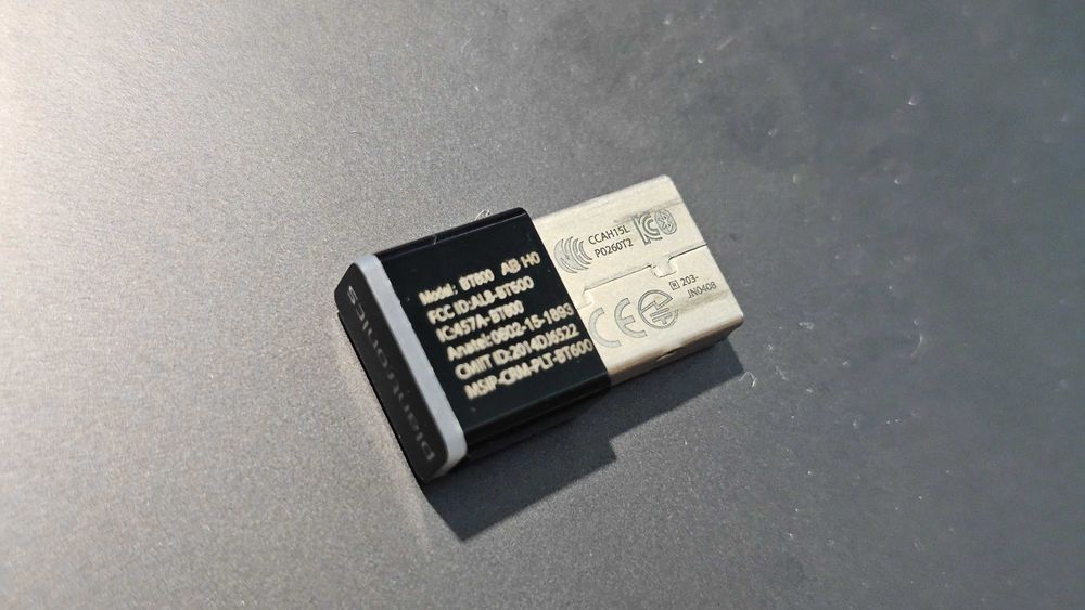 Bluetooth Слушалки с микрофон Plantronics Voyager Focus B825