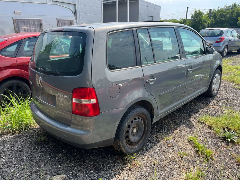 Dezmembrez VW Volkswagen Touran 2004 gri verzui 1,6 FSI