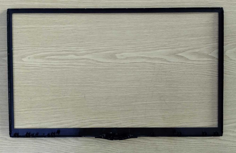 Продавам корпус (заден капак и предна рамка) от LG 24MT58DF-PZ