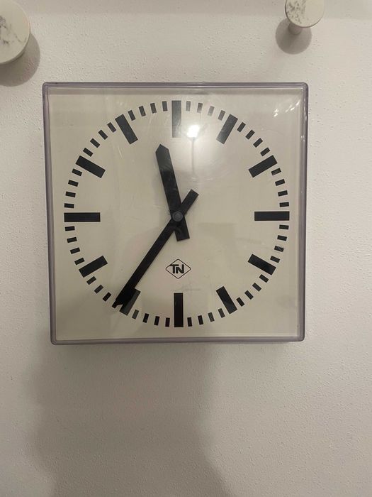 PRAGOTRON ceas industrial gara aeroport stil industiral deco