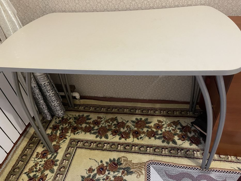 Продам стол кухонный