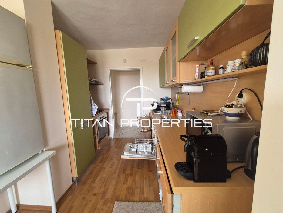 Продава се Тристаен апартамент в Пловдив, Кършияка - 220 кв.м за 2046 €/кв.м - Снимка #4