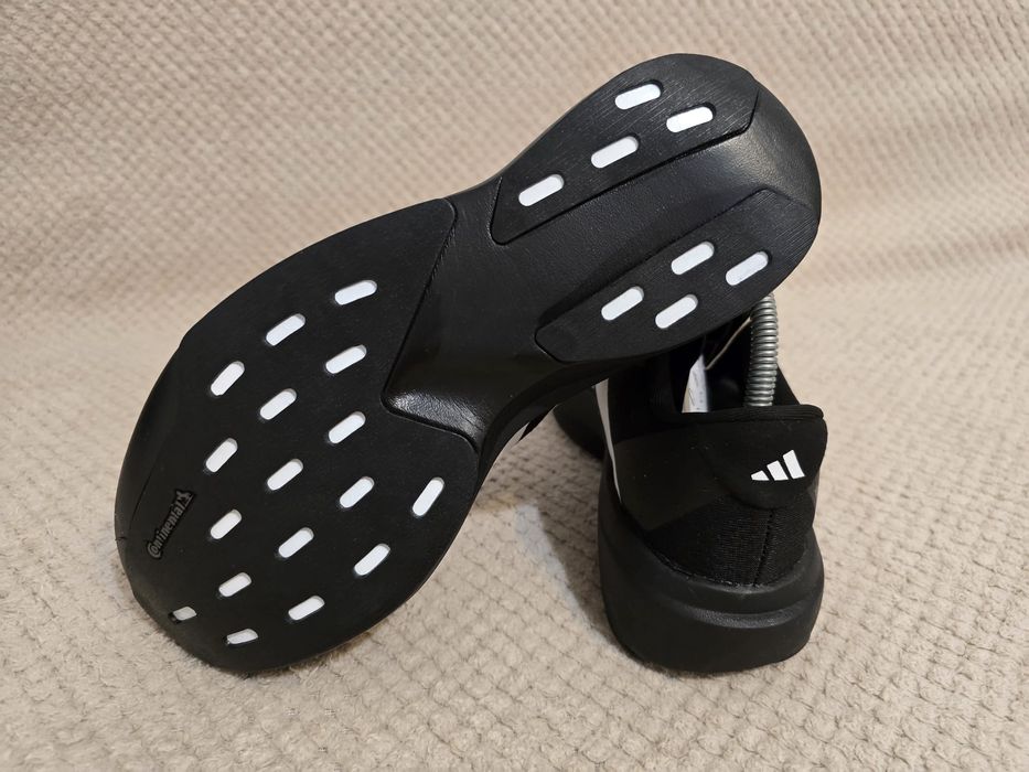 Adidas nr 40-43 pret 350 lei