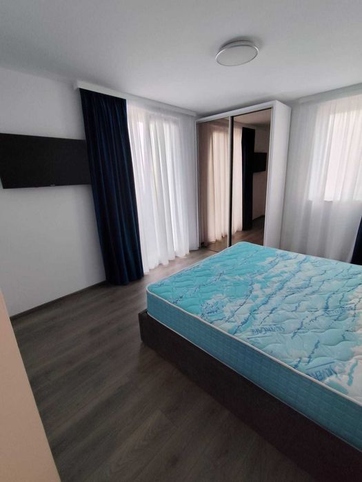 Inchiriez apartament 4 camere, faleza nord, zona Pescarie, intrare in statiunea Mamaia, Bdul Mamaia 294B