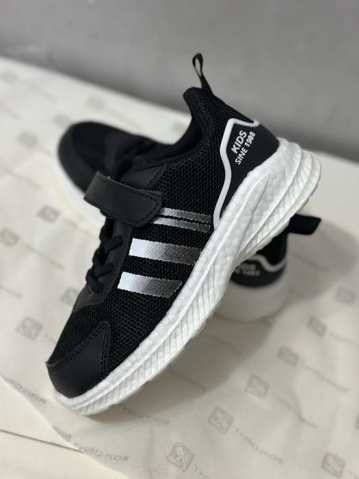 Детские кроссовки