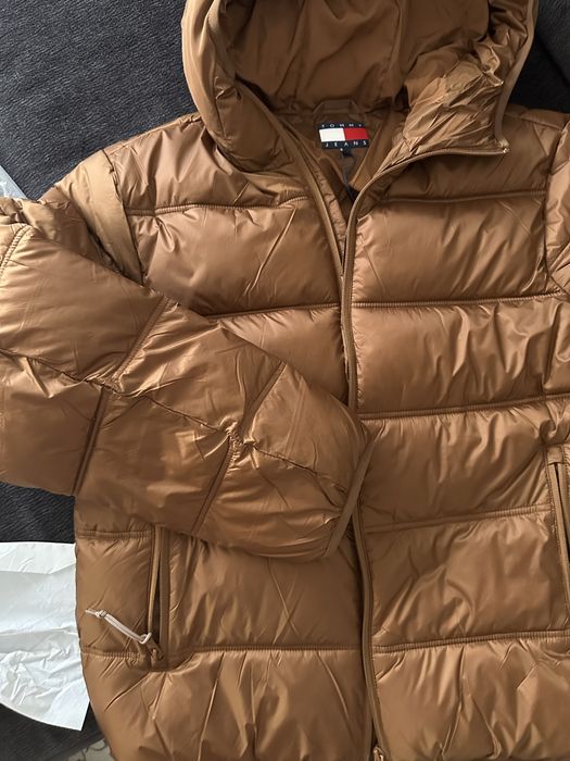 Vand geaca noua tommy jeans
