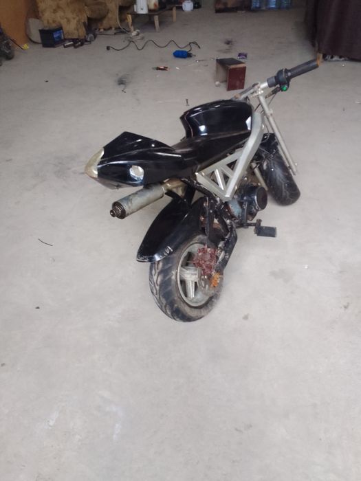 Mini bayk sotiladi benzinda yuradi