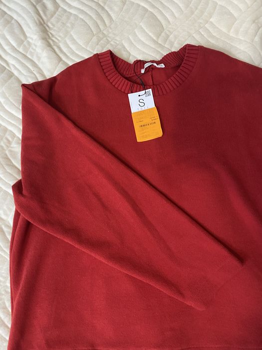 Продам красную кофту