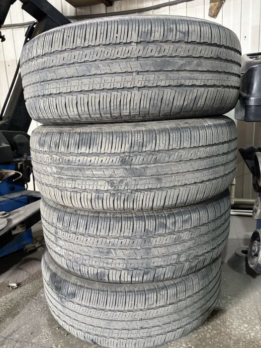 Продам комплек резины летней 245/60/18