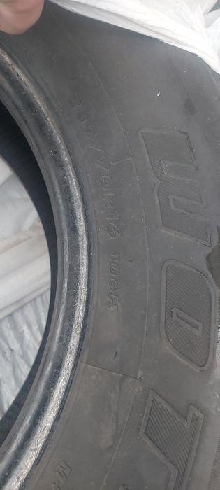 Продам б/у резину R16 235/70