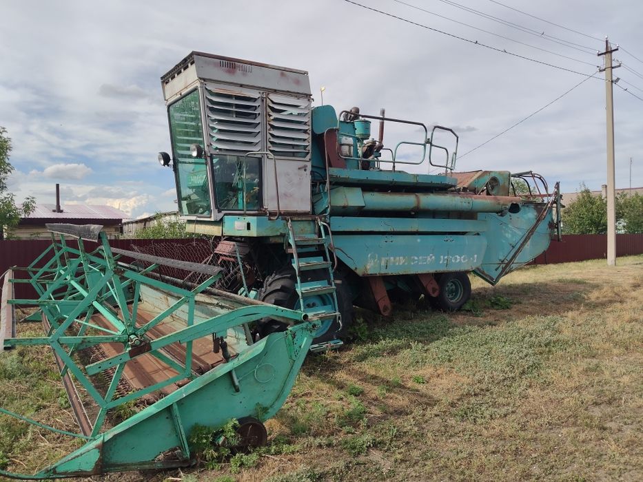 Продам  комбайн Енисей 1200