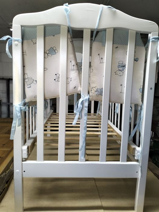 Детская кроватка.