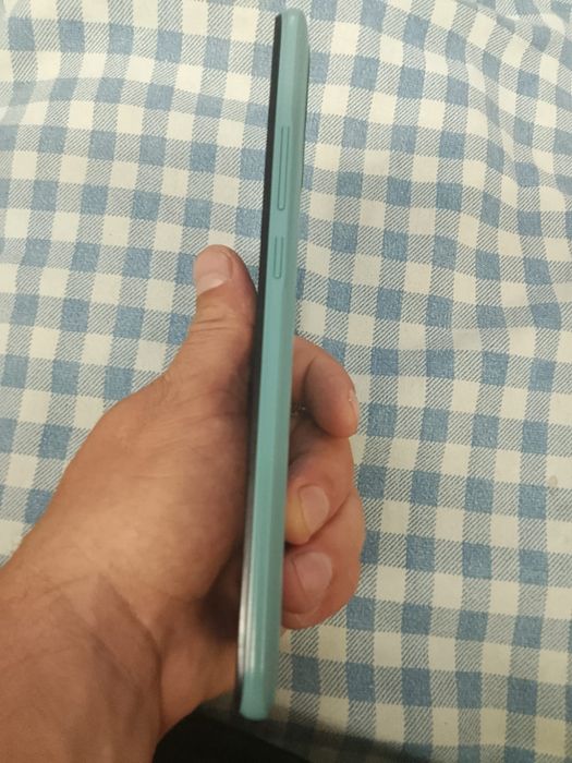 Продам телефон Poco C40 в хорошем состоянии.