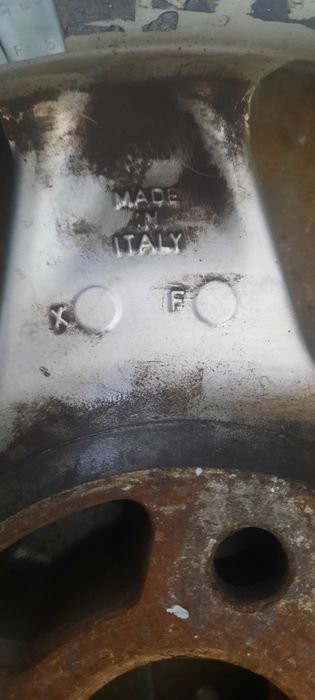 De vânzare  cauciucuri cu jante.complet