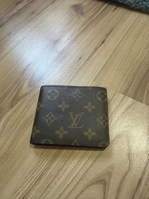 Portofel Louis Vuitton aproape nou intr o stare foarte buna