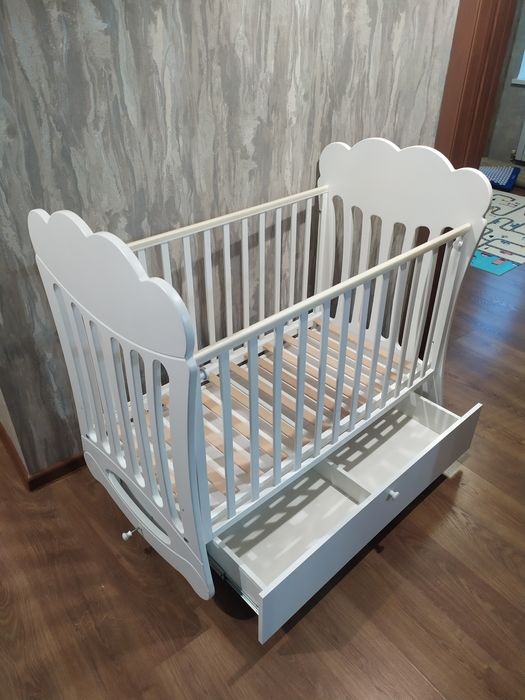 Кроватка детская,  матрасом