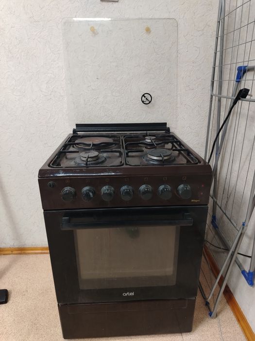 Продам газ плиту