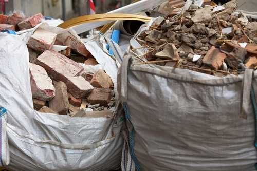 Ridicam debarasam transportam moloz gunoi deseuri din constructi