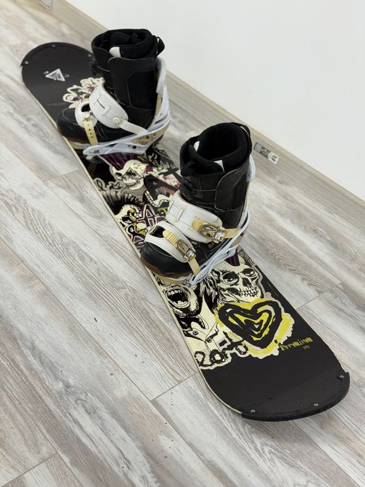 Сноуборд в полном комплекте