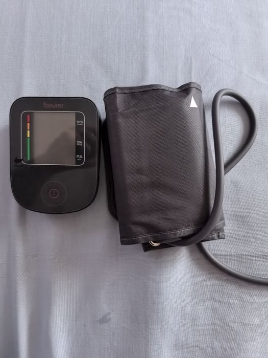 Tensiometru de braț