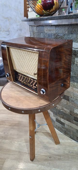 Ретро радио с дистанционно