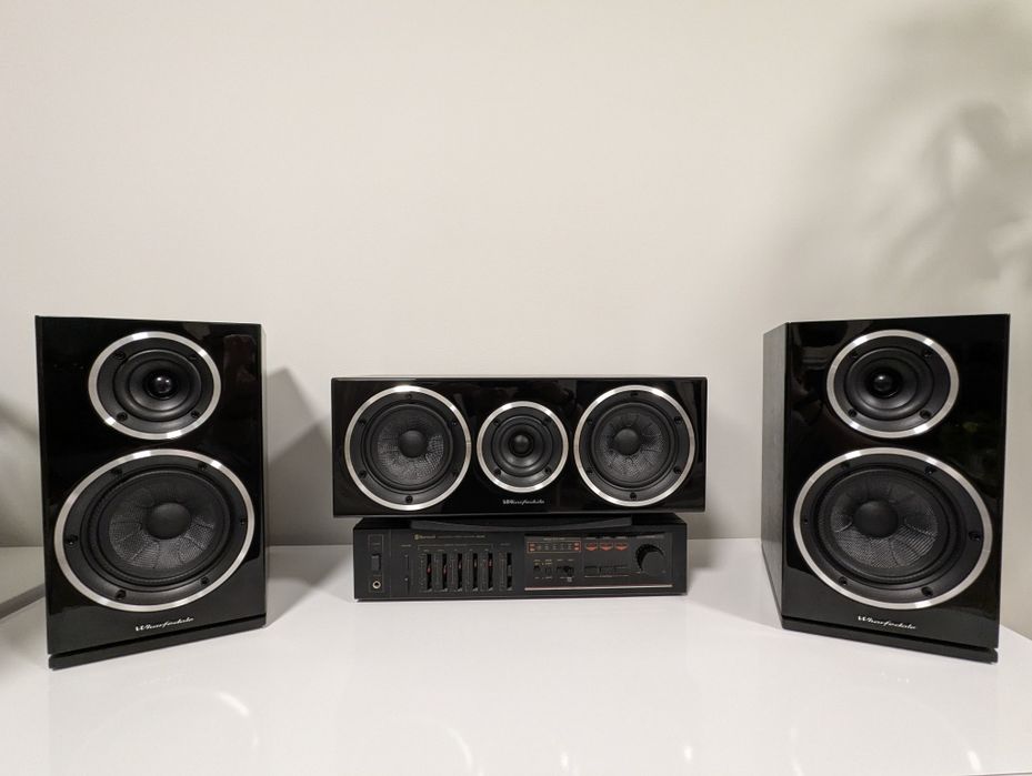 Boxe Wharfedale Diamond 225 + boxă centru Diamond 220C