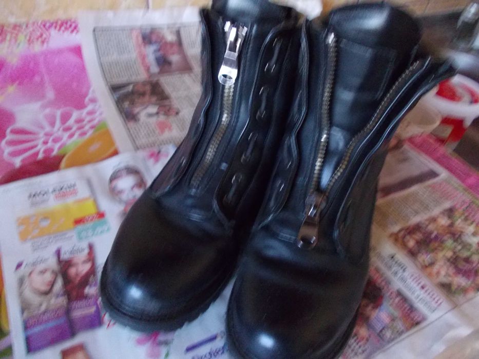 Ghete din piele f putin purtate