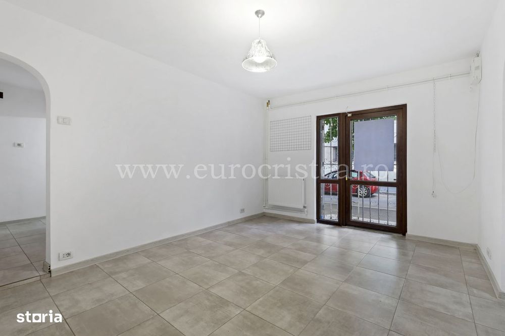 Apartament cu 2 camere de vânzare – Renovat, parter, Strada Sirenei