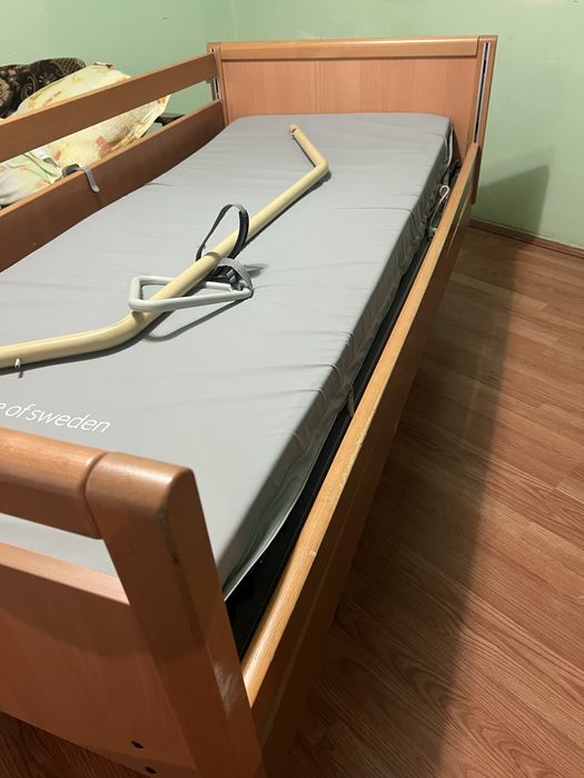 Pat medical rabatare electrica,protectii laterale