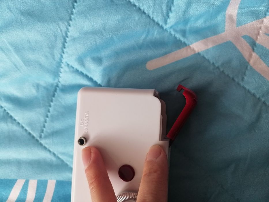 Мини шевна машина - нова