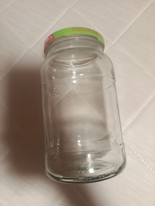Продаются банки 100 штук