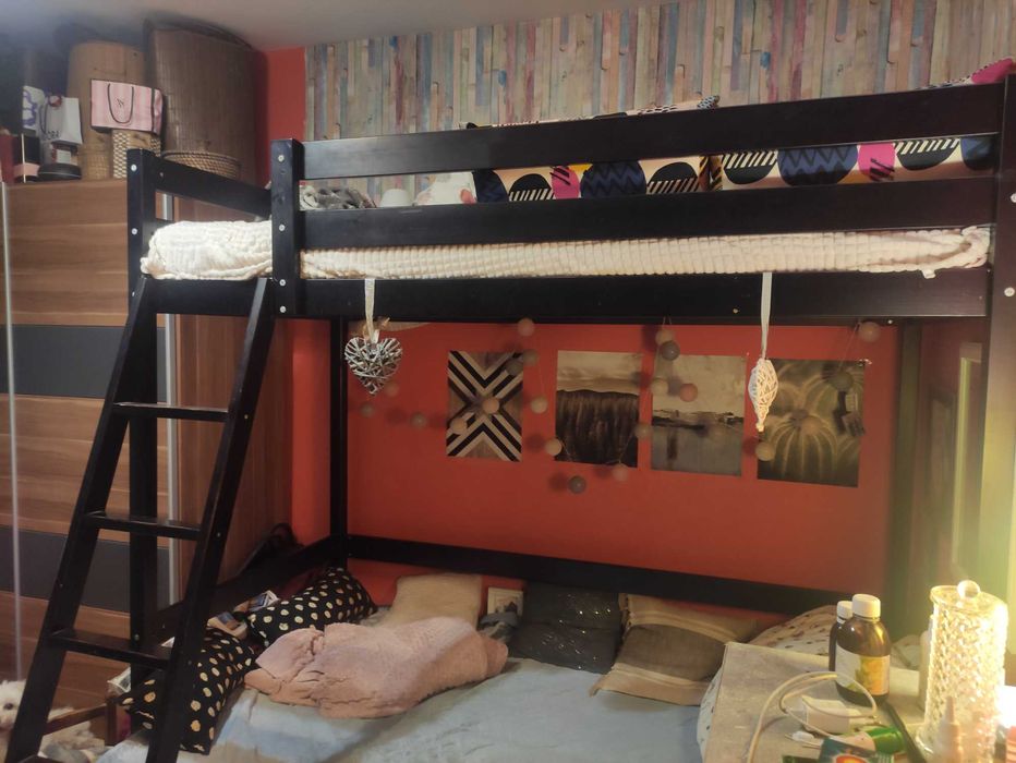 Vând pat supraetajat in stare buna