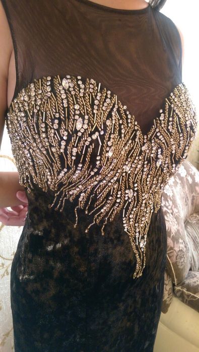 Платье вечернее c вышивкой