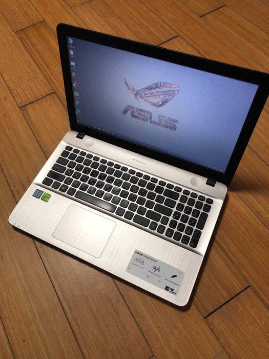 Продам мощный Игровой ASUS intel i7 озу 8гб SSD +HDD работает отлично