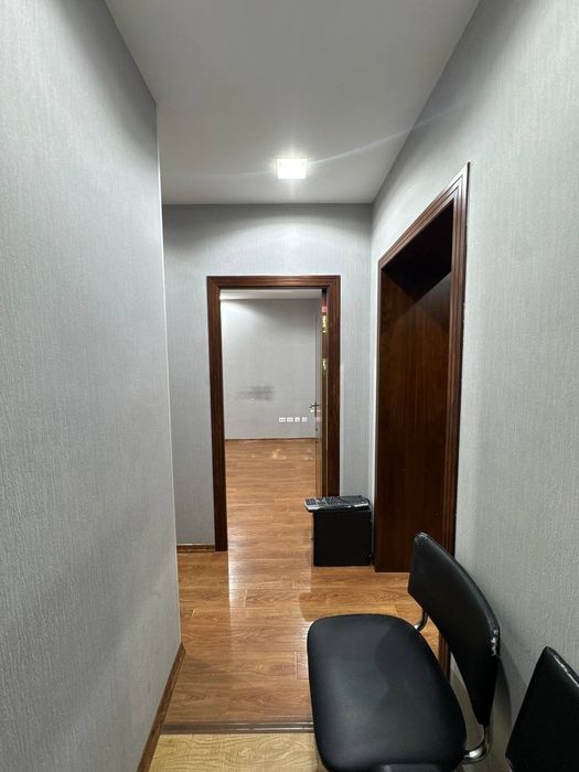 Офис 1 линия сдаётся 3 комната  Лабзак