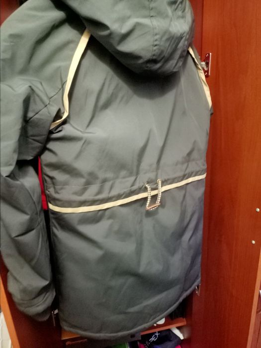 Продаем две теплые куртки для мальчика