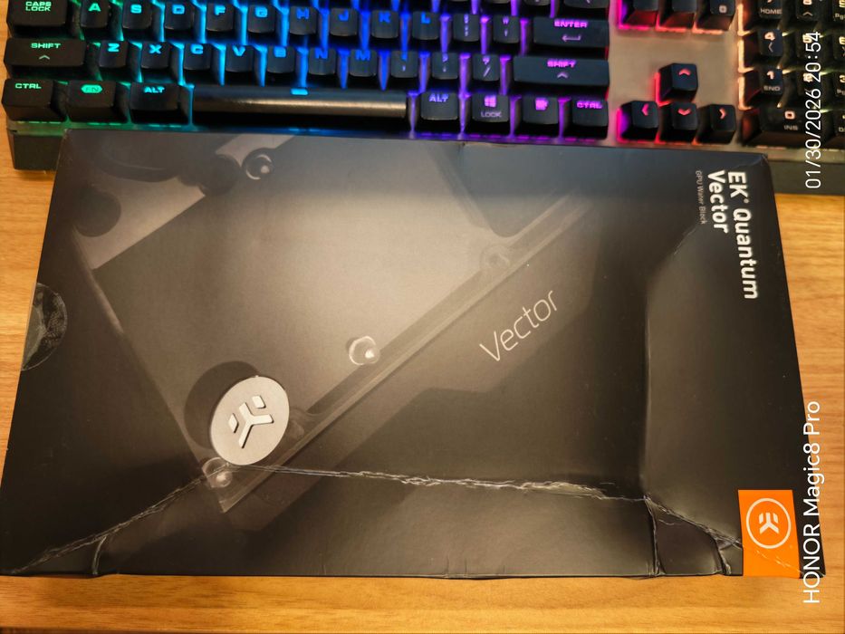 видео карта EVGA RTX 3070 + воден блок EKWB RTX 3070 + EKWB backplate