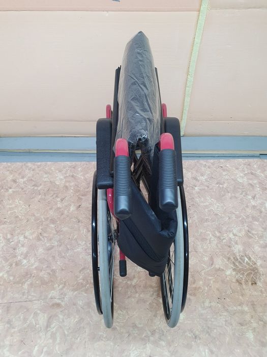 Продам инвалидную коляску Армед